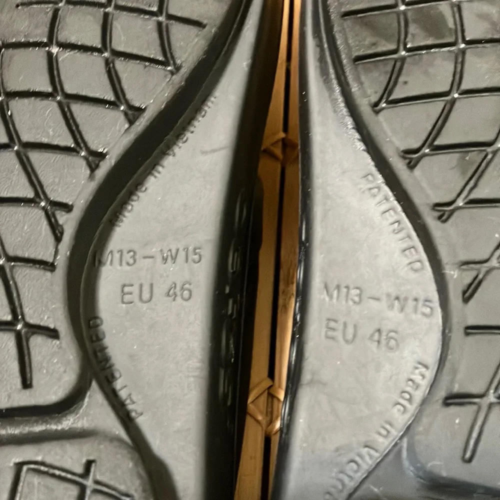 🖤🚶‍♂Oofos Black Toe Post Recovery Sandals Great Arch Support Sz M-13 W-15